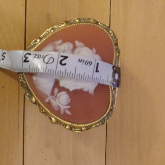 Vintage cameo music/jewelry/trinket box footed with floral design. - Picture 5 of 5